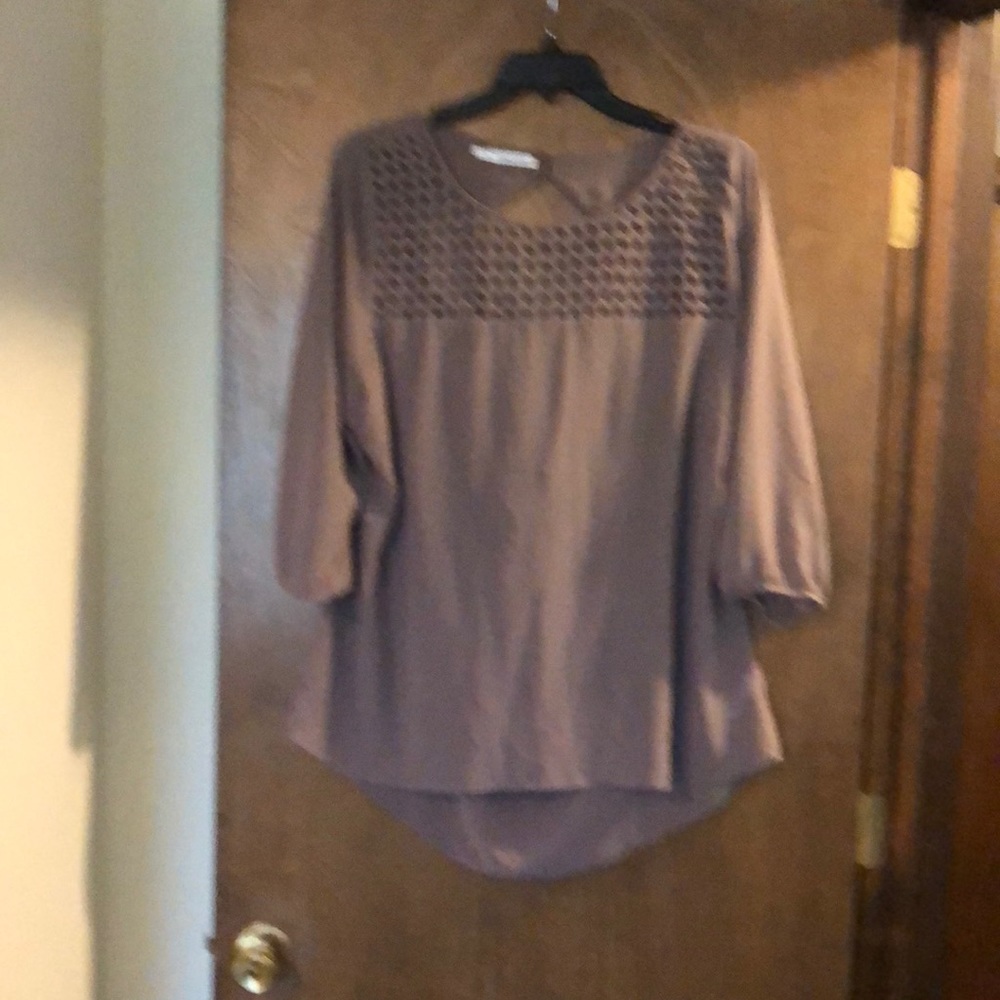 Hi low cut blouse
